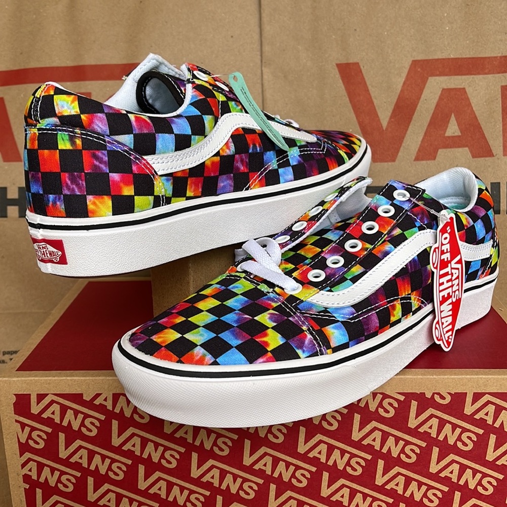 Vans WMNS Comfycush Old Skool The Tie-Dye Checkerboard Black Sneakers - Picture 2 of 16
